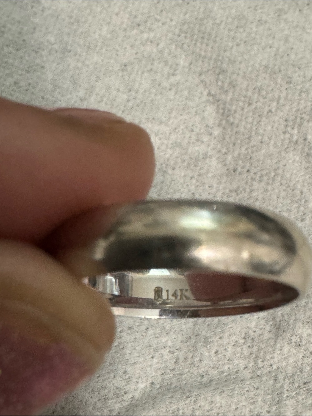 14K White Gold Men's 5mm Comfort Fit Wedding Band
